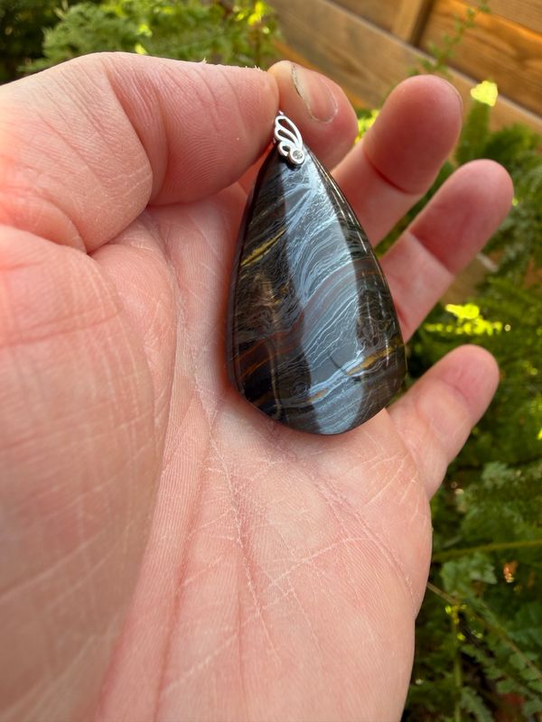 Pendentif en œil de fer