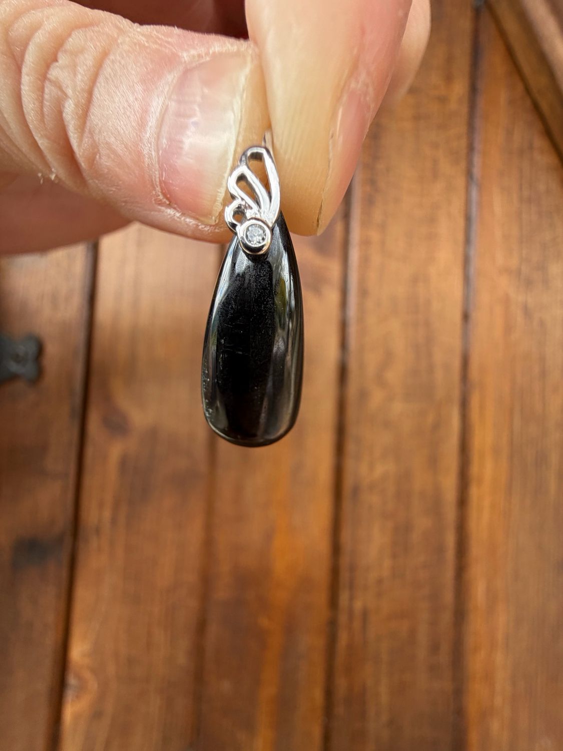 Pendentif en epidote Pendentif en epidote