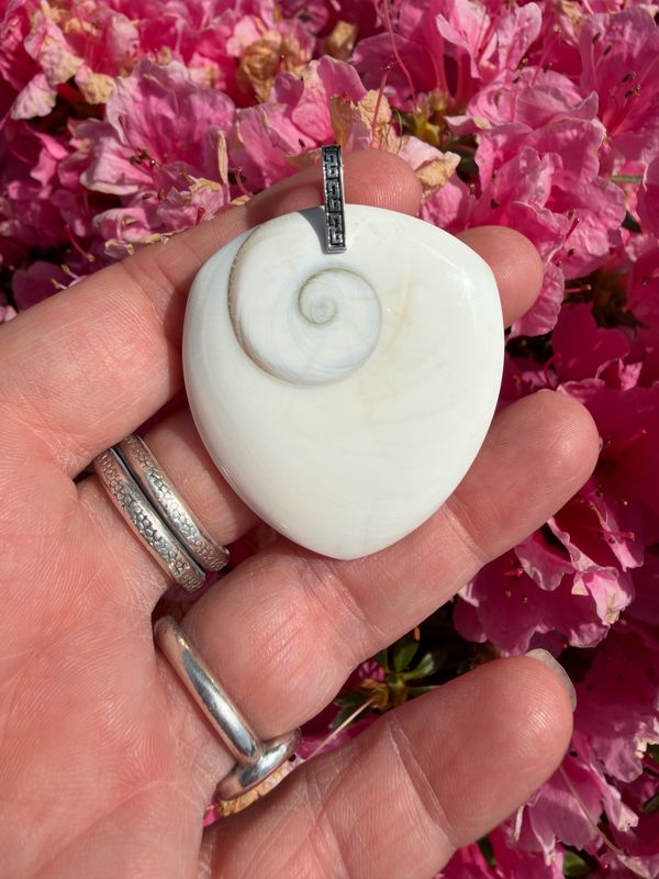 Pendentif en œil de shiva