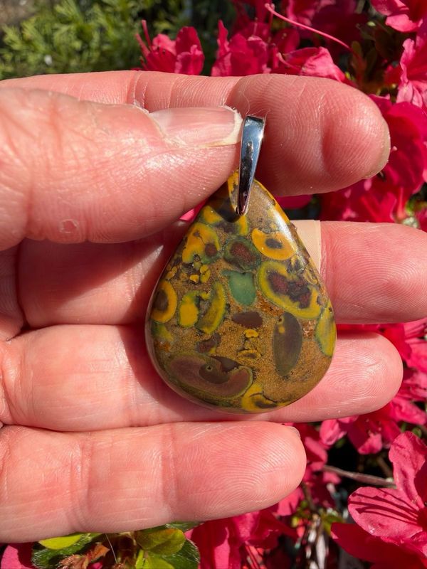 Pendentif en jaspe fruit