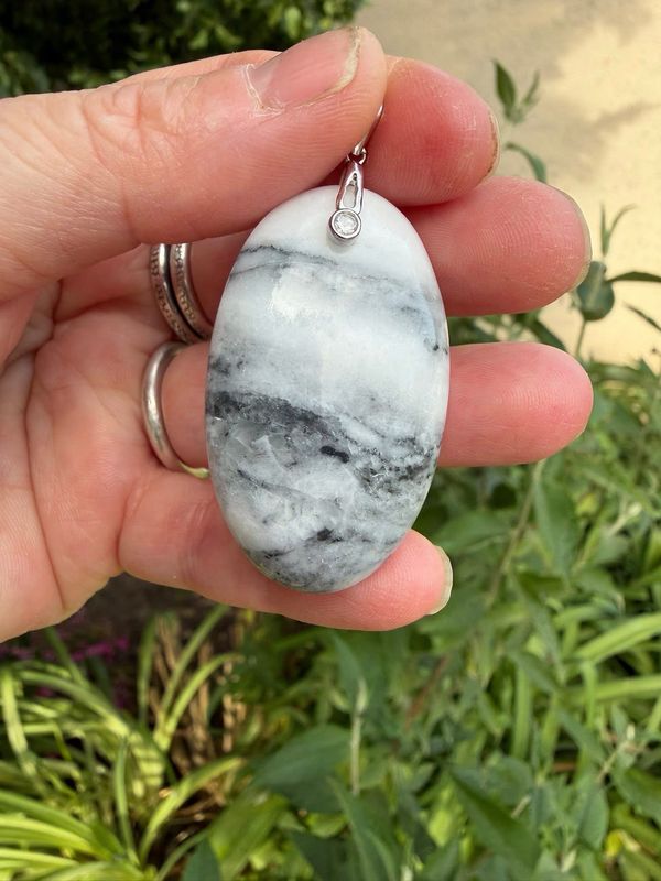 Pendentif en turquoise White Buffalo