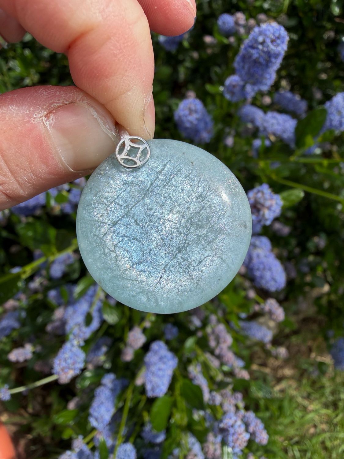 Pendentif en aigue marine et mica Pendentif en aigue marine et mica