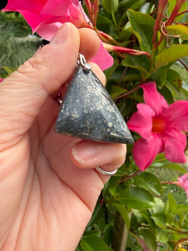 Pendentif en calcédoine et marcassite