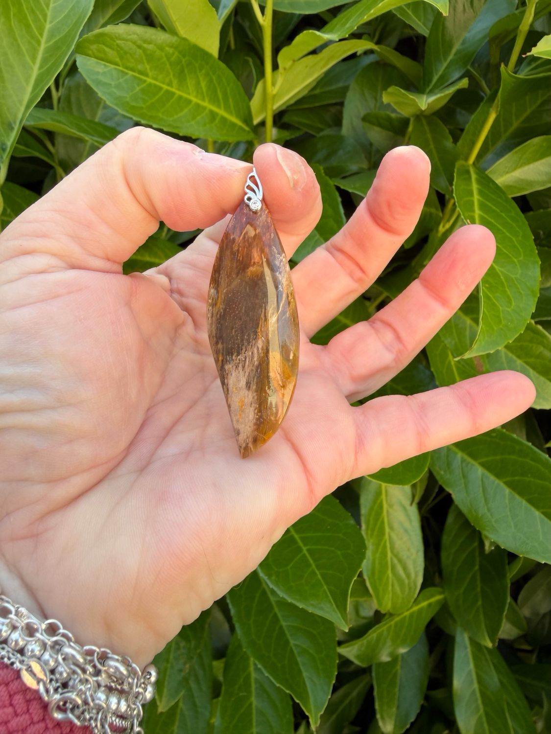 Pendentif en bois foissil