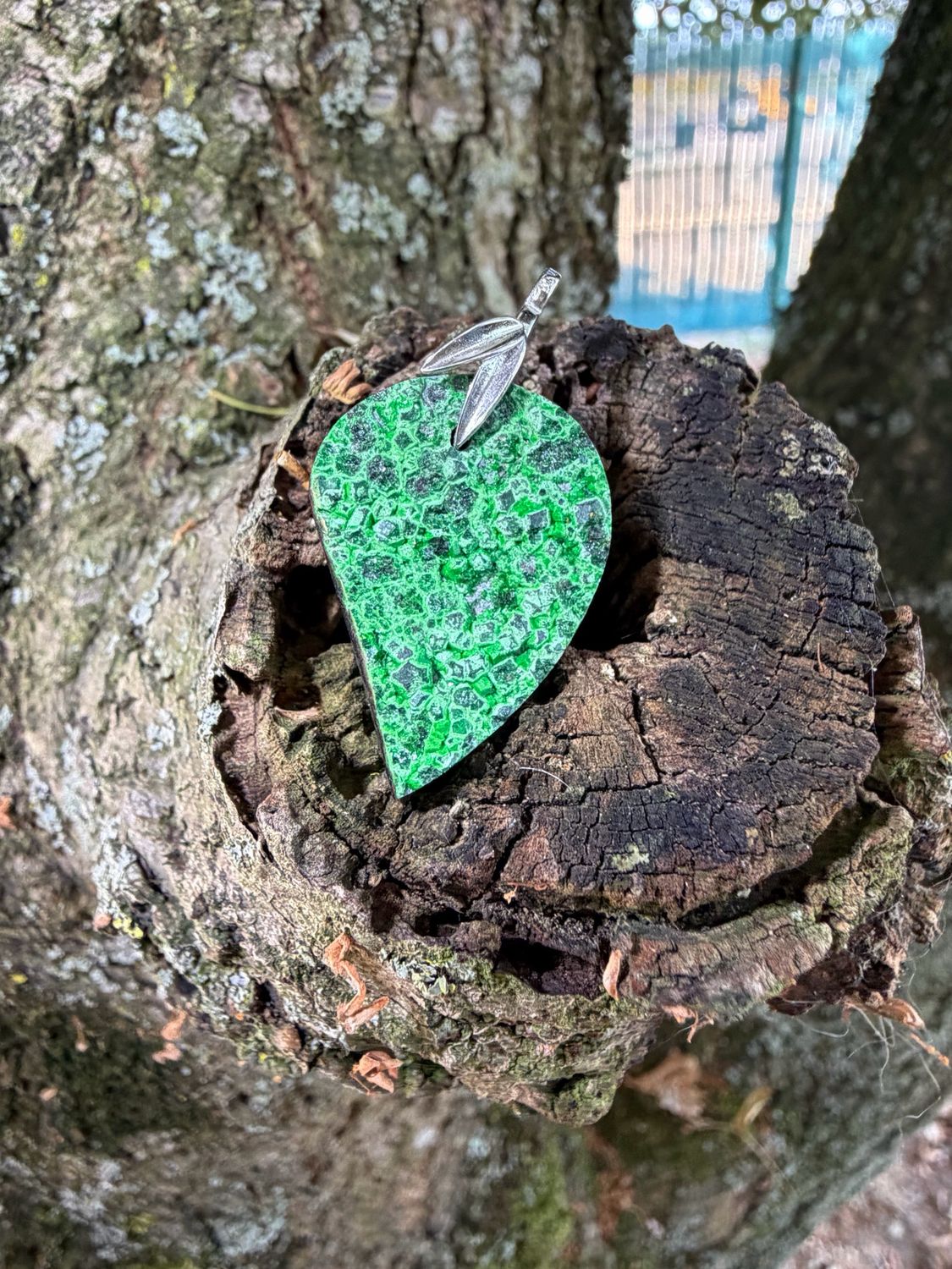 Pendentif en uvarovite