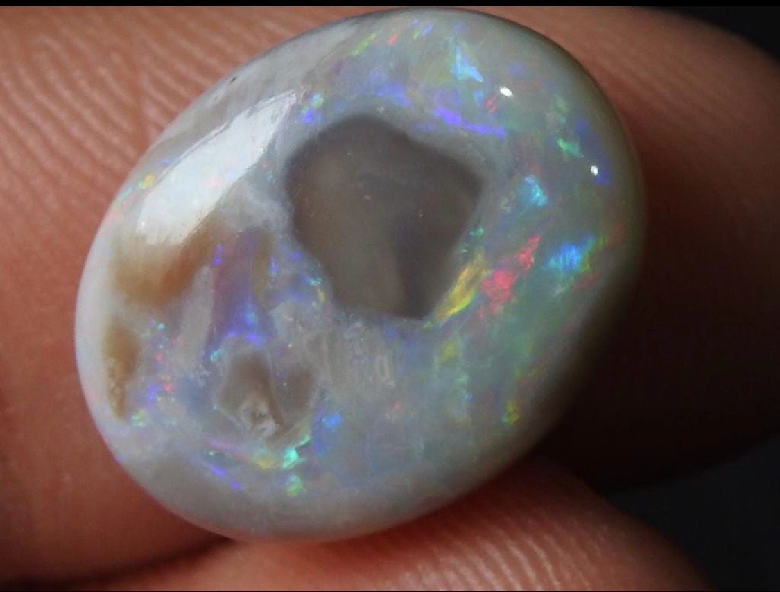 Cabochon en opale coober pedy Cabochon en opale coober pedy