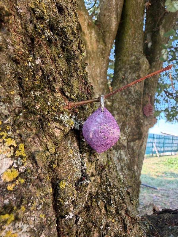 Pendentif en Stichtite