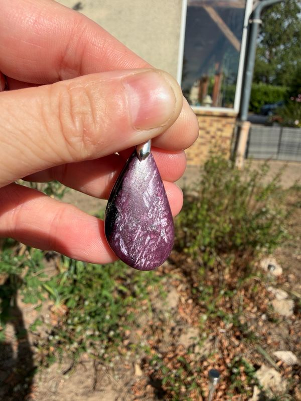 Pendentif en rubis zoisite