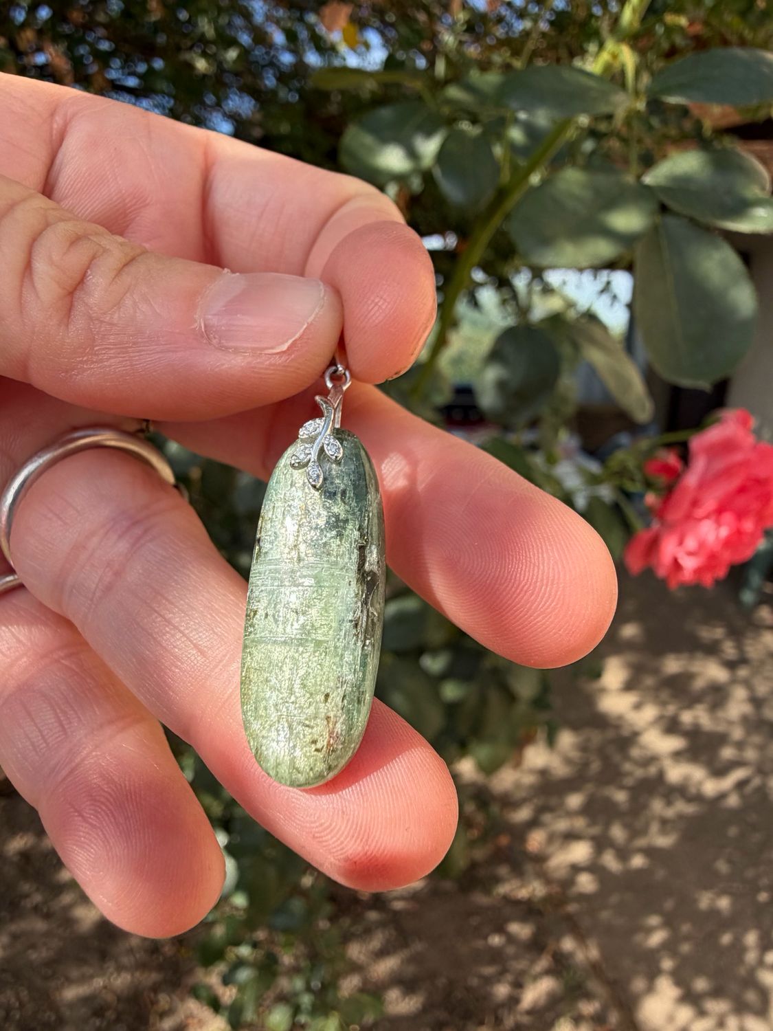 Pendentif en cyanure verte