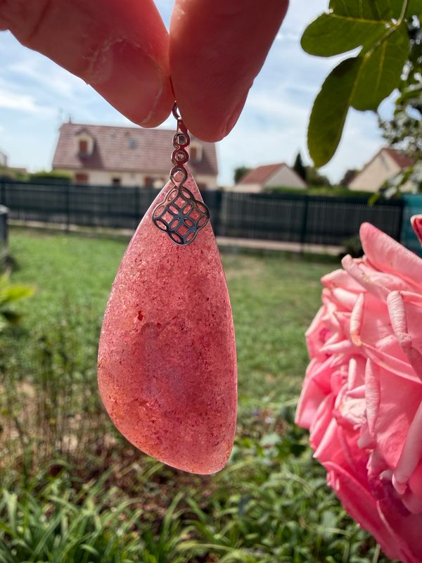 Pendentif en quartz fraise