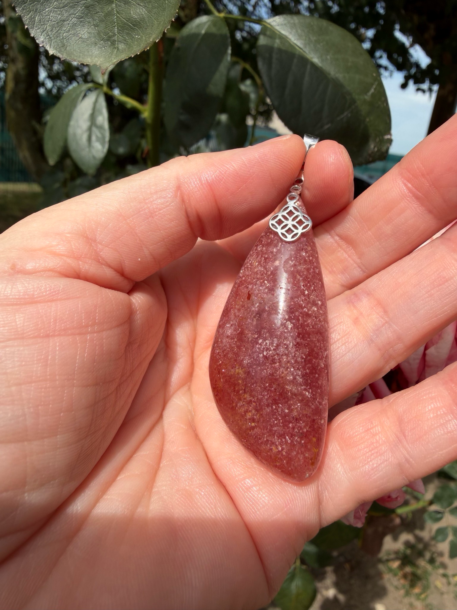 Pendentif en quartz fraise