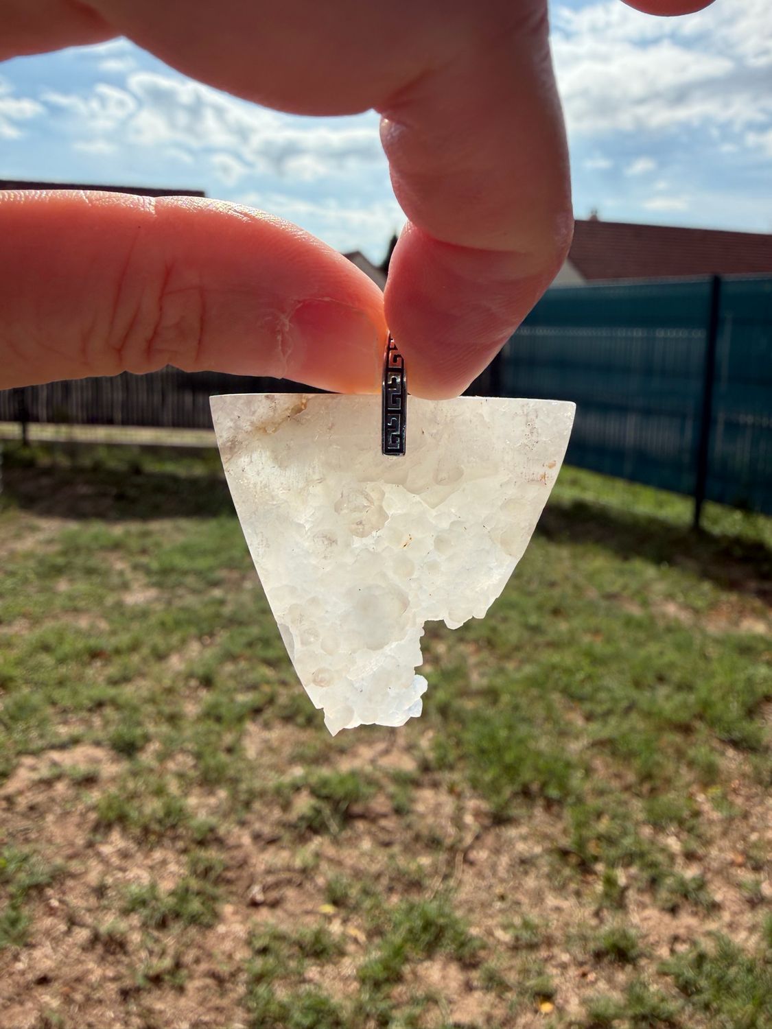 Pendentif en géode de quartz Pendentif en géode de quartz