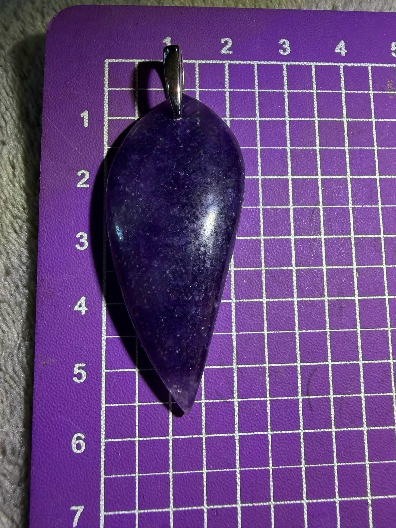 Pendentif en lepidolite