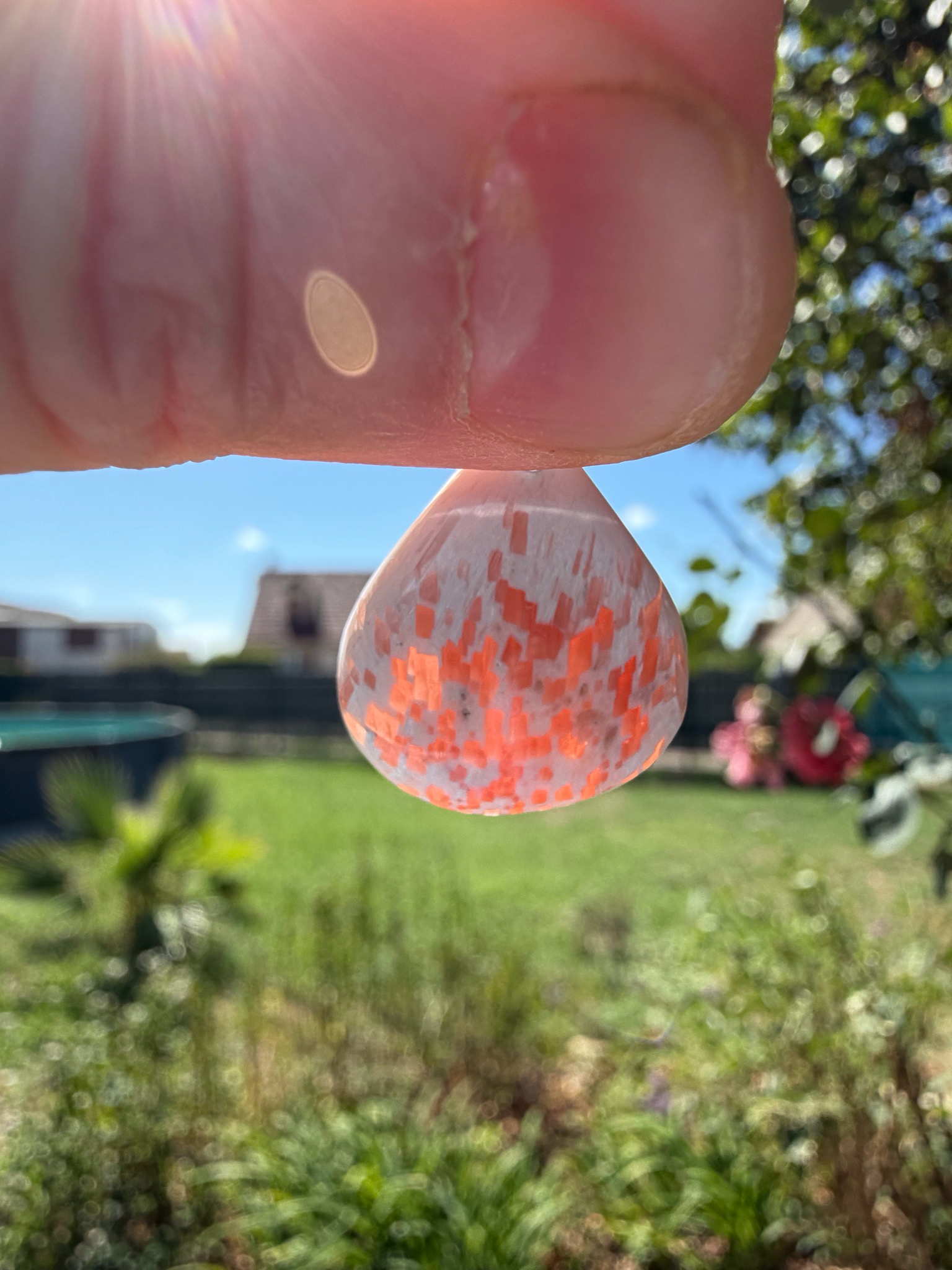 Pendentif en scolecite pêche