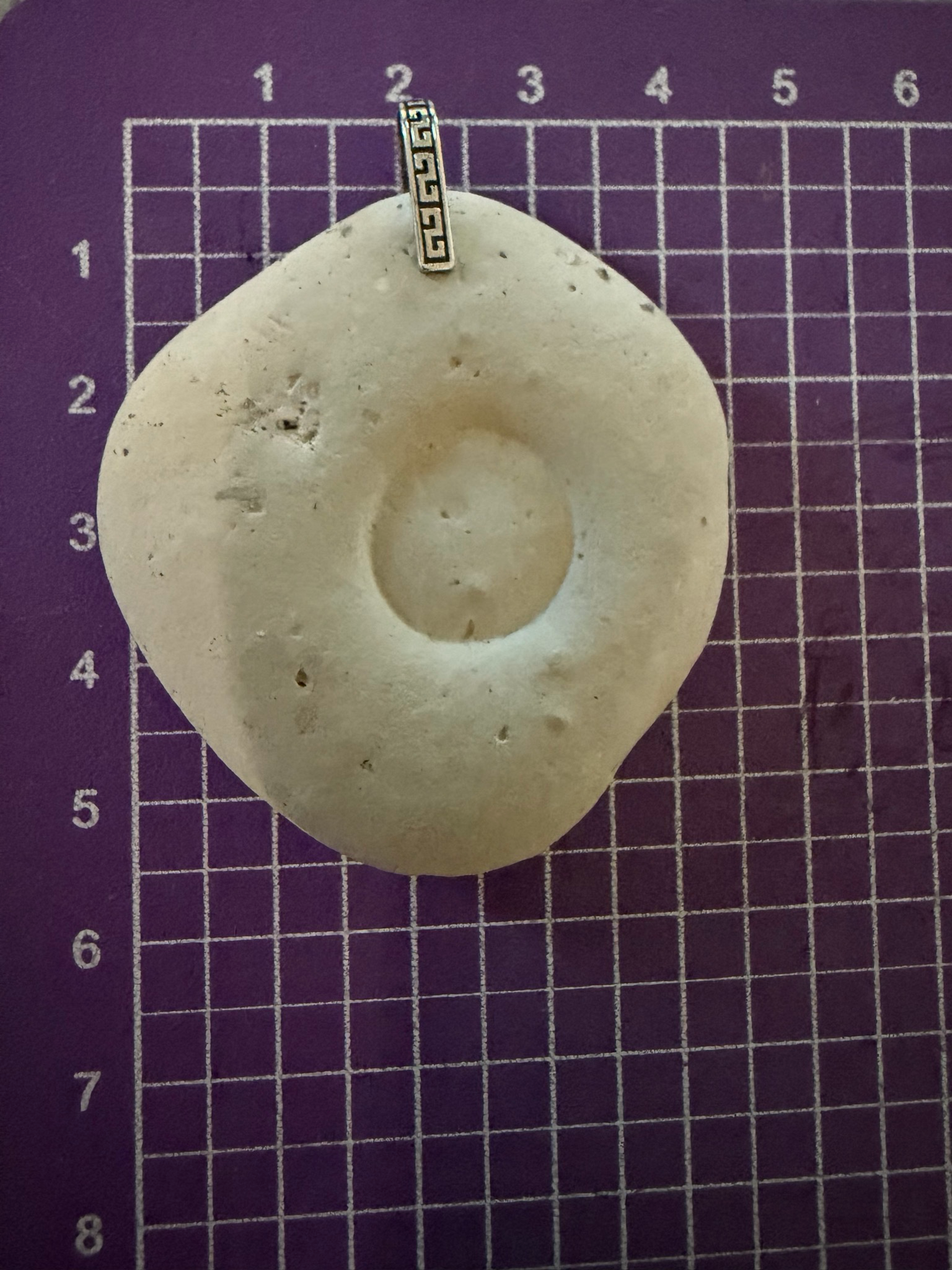 Pendentif en pierre des fées