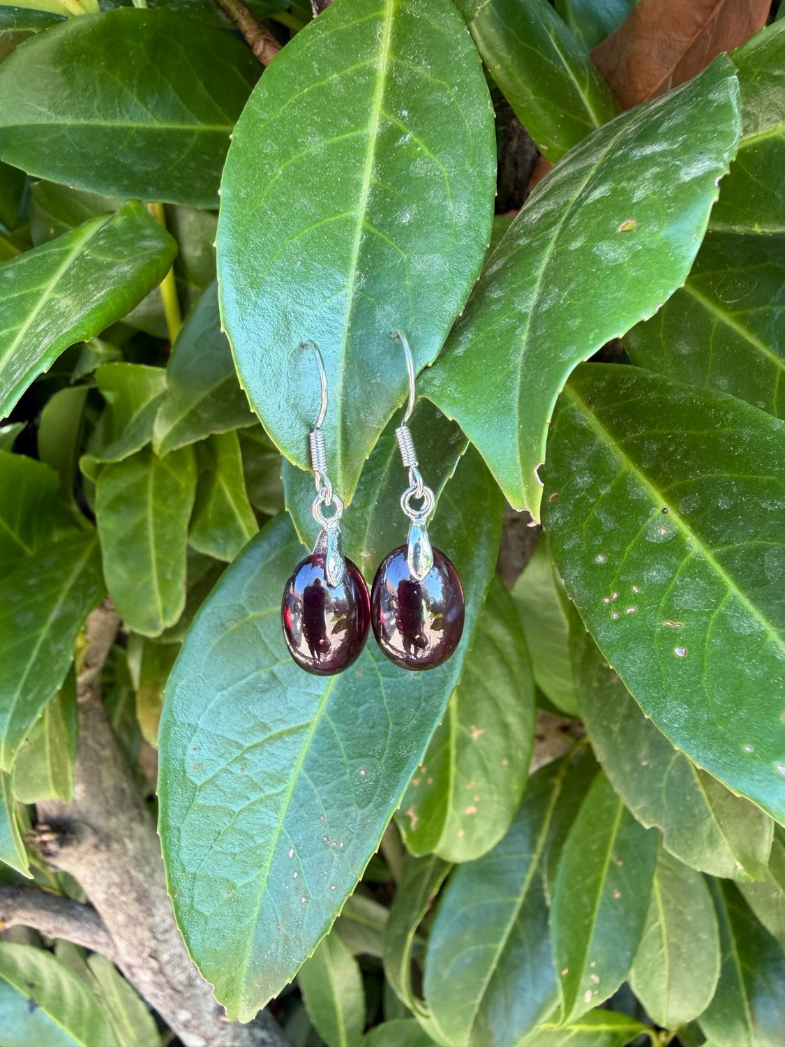 Boucles d oreilles en grenat rhodolite Boucles d oreilles en grenat rhodolite