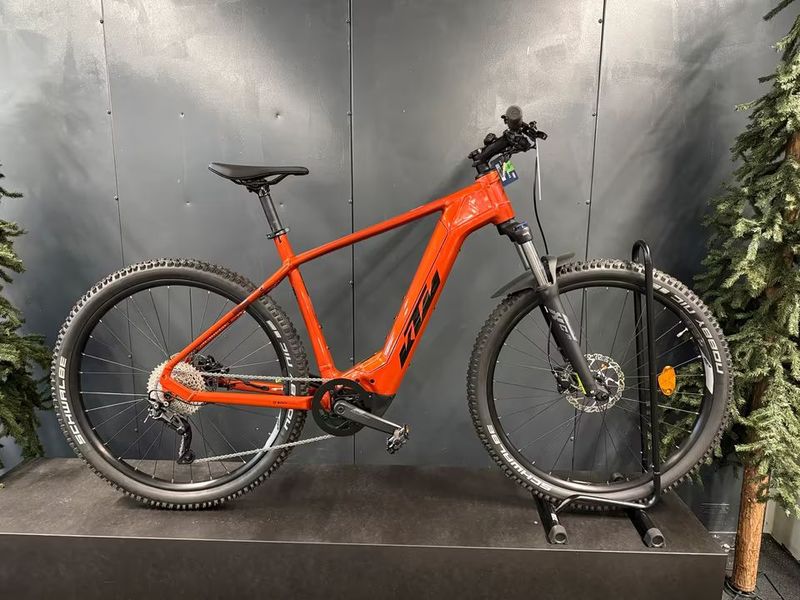 KTM Macina Team 793