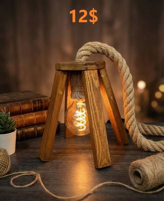 مصباح طاولة خشبي مثلث مع حبل قنب - تصميم ريفي مميز (Rustic Tripod Wood Lamp)