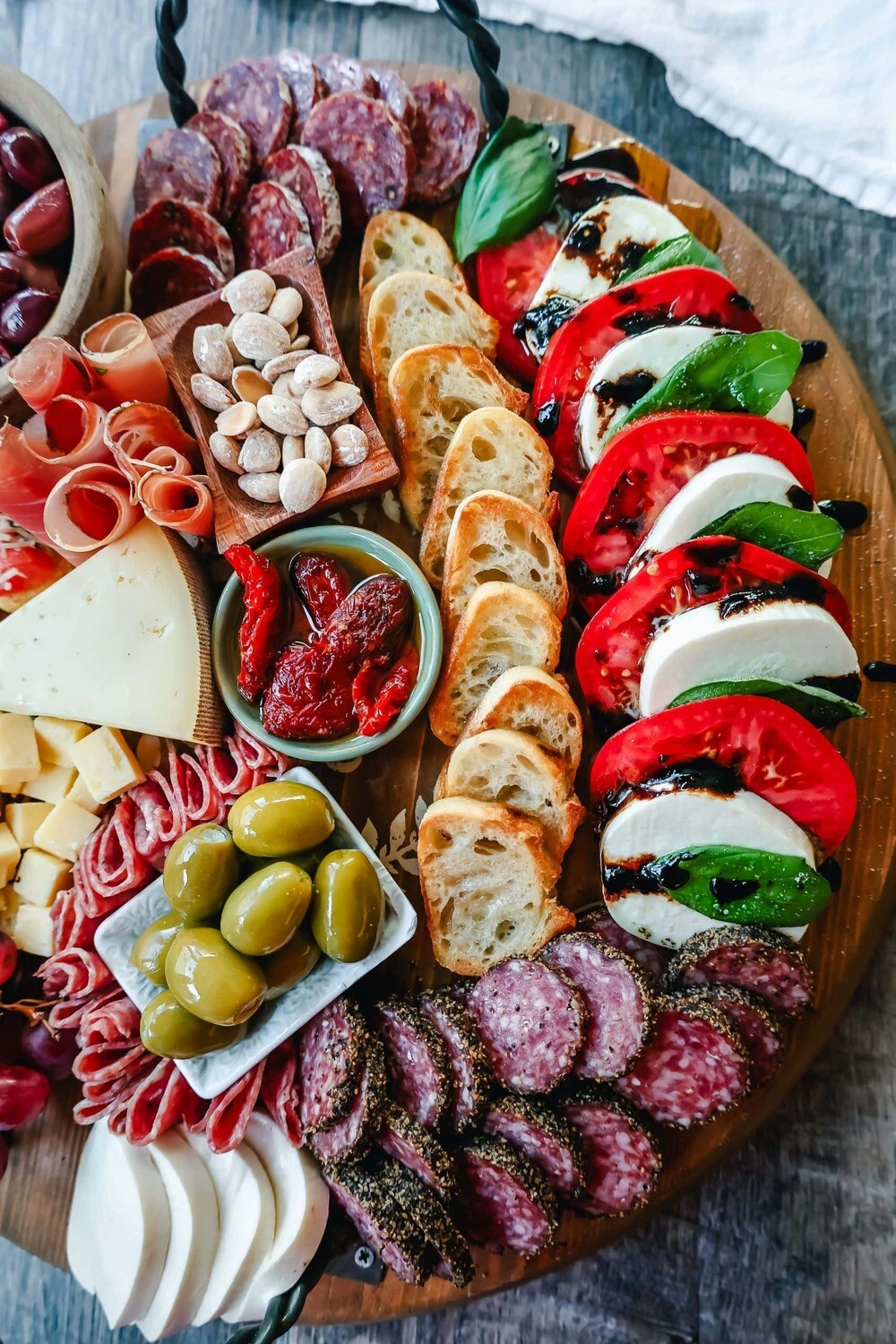 Italian Charcuterie Board ( for 4 people)