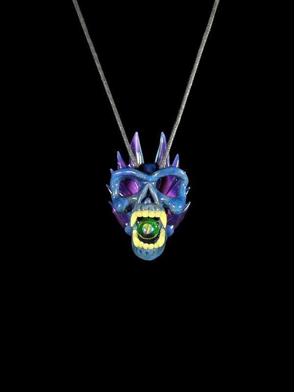 Hoobs Skull Double Wing Pendant