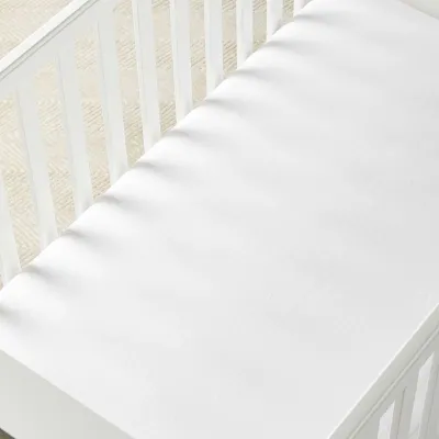 Crib sheets 4-inch elasticized edges for perfect fit, 100% soft cotton fabric