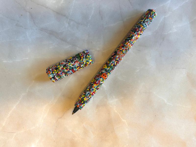 Beaded Writing Pen 1071