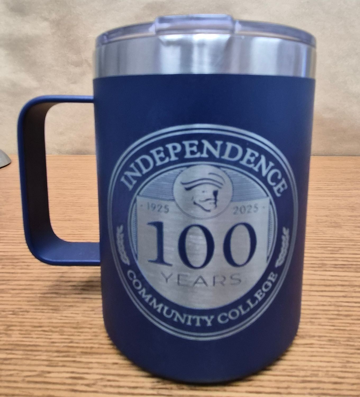 HYDRAPEAK 14 oz Navy Mug with Centennial Seal