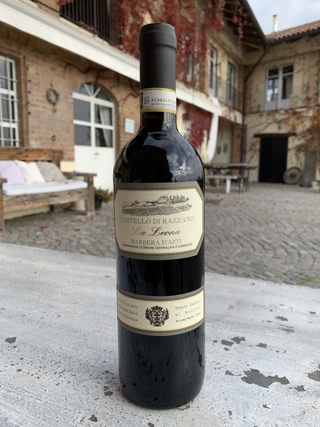 &quot;La Leona&quot; cantine Castello di Razzano vino rosso Barbera d&#39;Asti