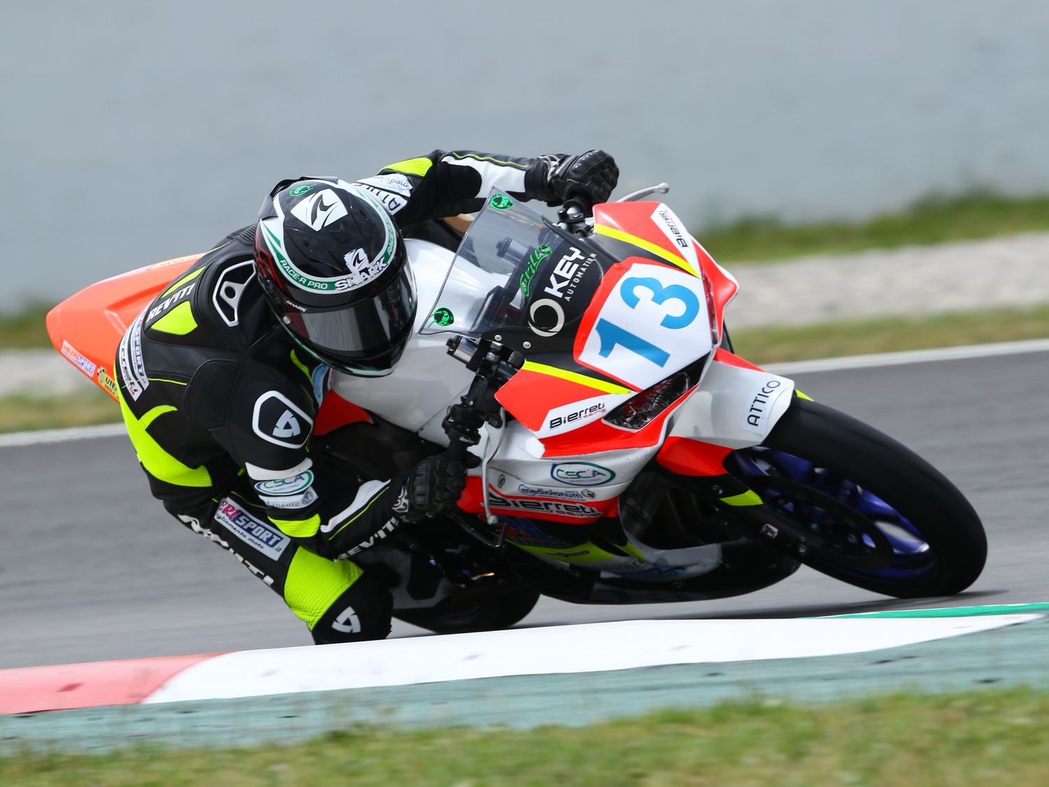 NOLEGGIO YAMAHA R3