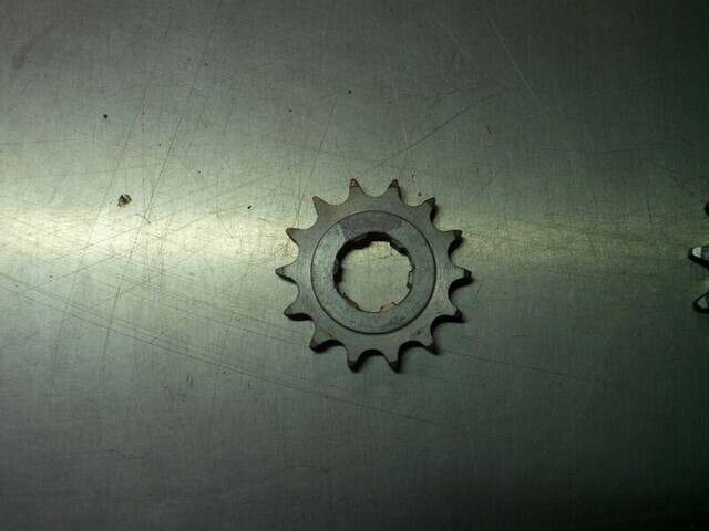PIÑON DE SALIDA BULTACO 74,LOBITO Y BRINCO
PASO 428 14 DIENTES