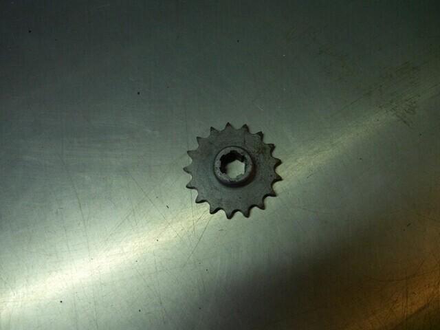 PIÑON DE SALIDA DUCATI MOTO CONO CORTO 15 DIENTES