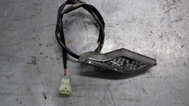 INTERMITENTE DELANTERO IZQUIERDO CFMOTO 550 USADO