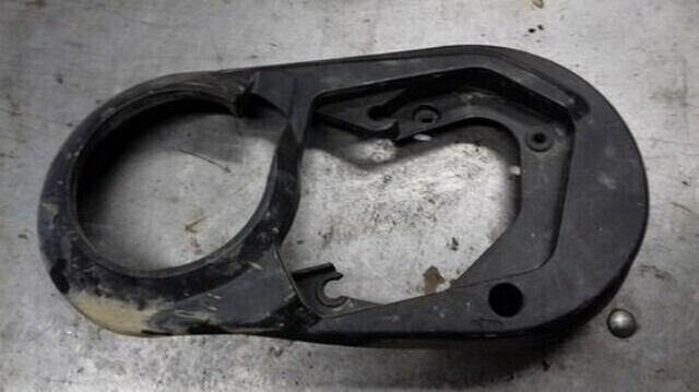 TAPA IZQUIERDA DE MOTOR USADA