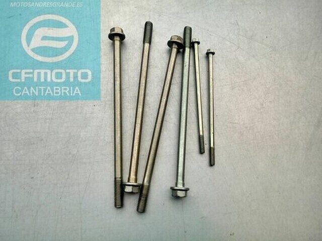 CONJUNTO TORNILLOS DE CULATA Y CILINDRO CFMOTO CF550 DESGUACE