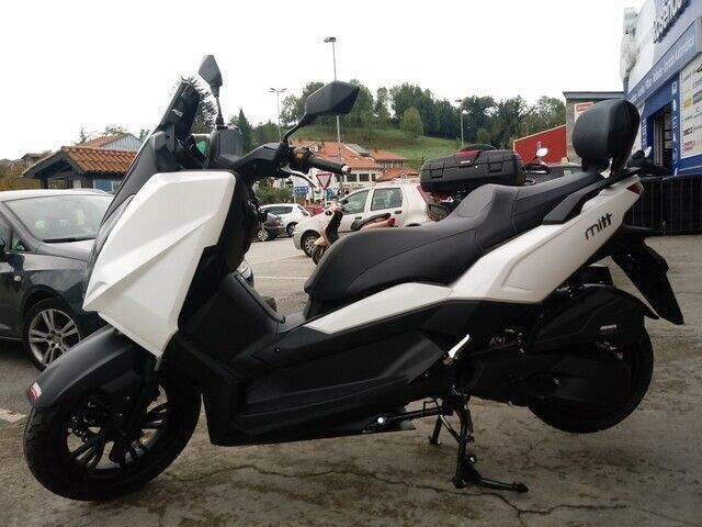 MITT 125 GTS BLANCA