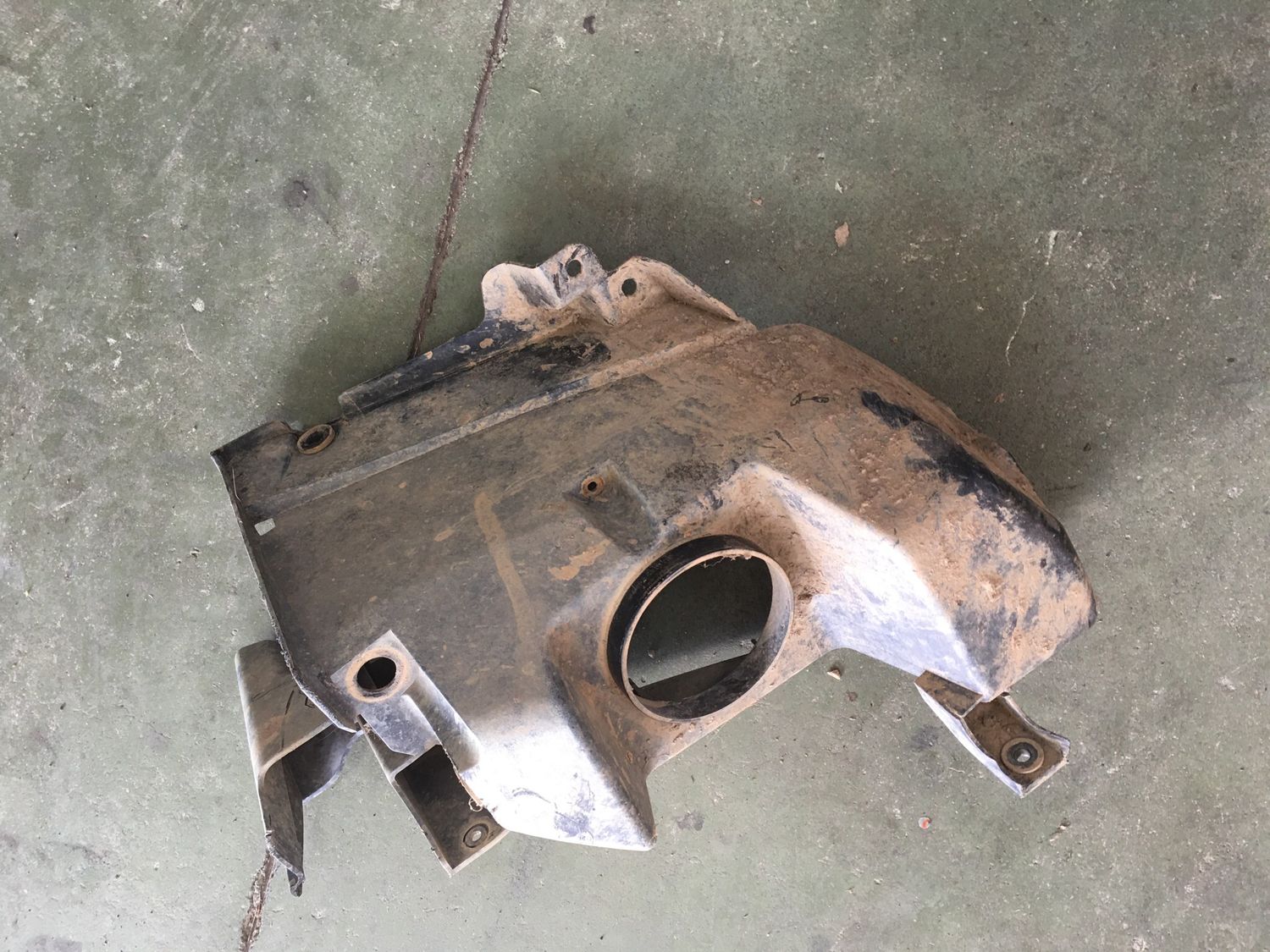 Soporte faro izquierdo Suzuki Kong quad 700 desguace