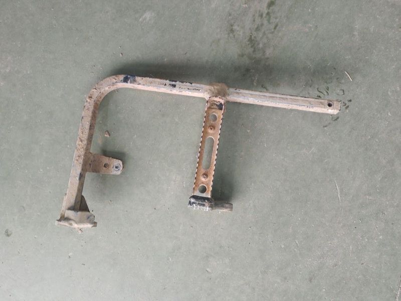 SOPORTE ESTRIBERA IZQUIERDA SUZUKI KMINGQUAD 700 DESGUACE