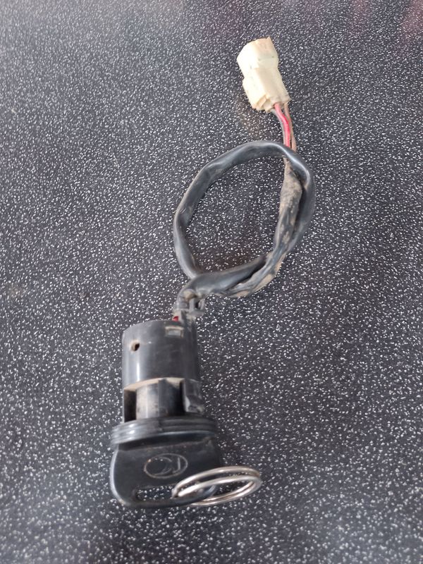 CERRADURA CONTACTO MXU USADA