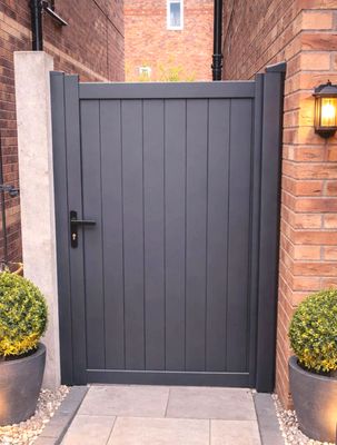 Aluminium pedestrian gate NaKEAL gate flat top