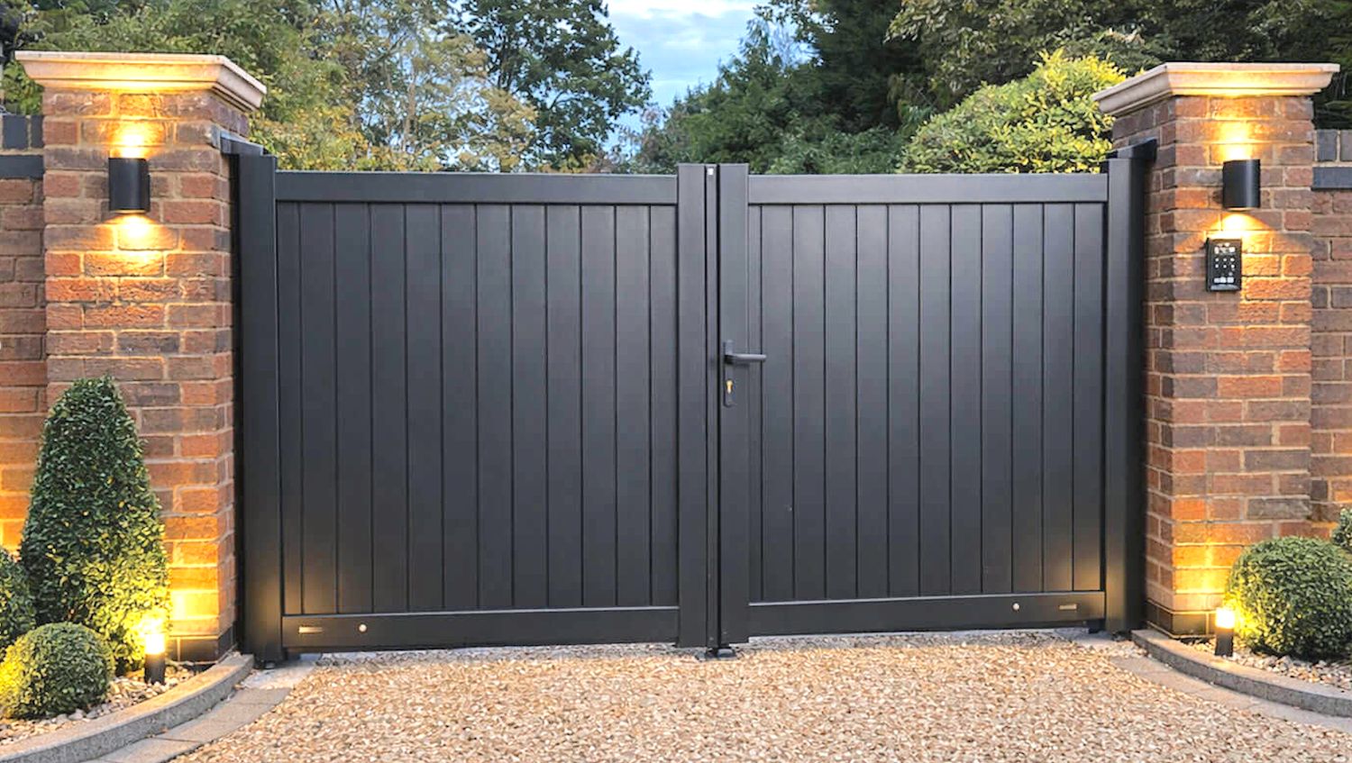 Aluminium DOON double driveway gate