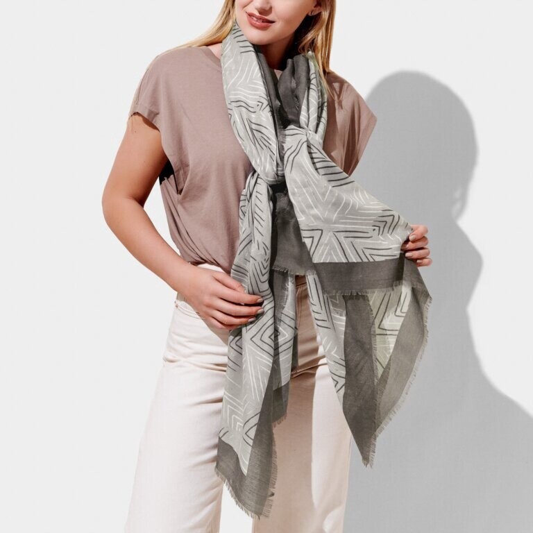 Geometric Star Scarf in Gray and Silver