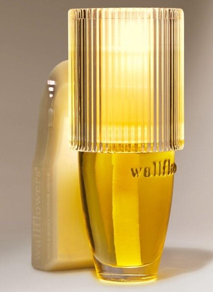 Wallflower Plug Fancy Champagne Fluted