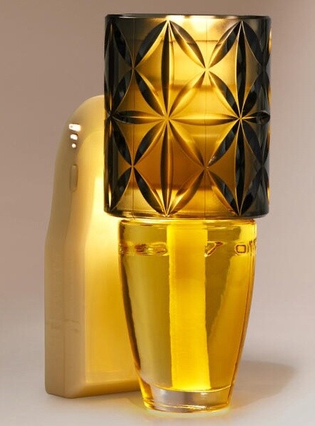 Wallflower Plug Fancy Cut Glass Look