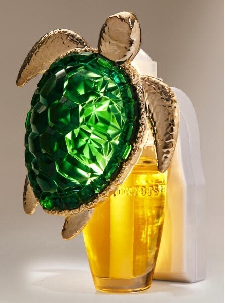 Wallflower Plug Fancy Gem Sea Turtle Nightlight
