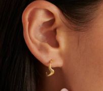 MARINA WAVE HOOP EARRINGS