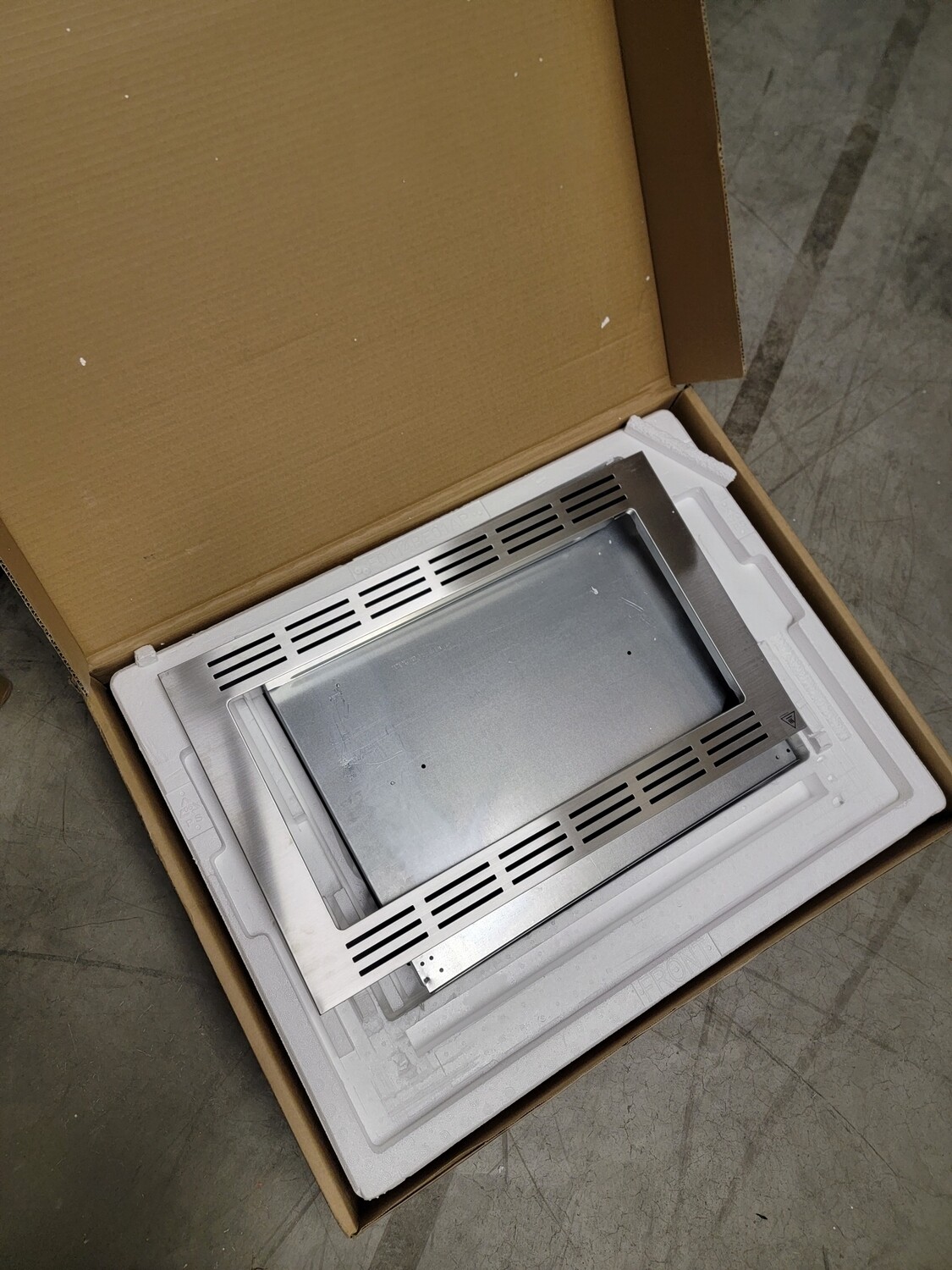 250 Panasonic 27&quot; Microwave Trim Kit