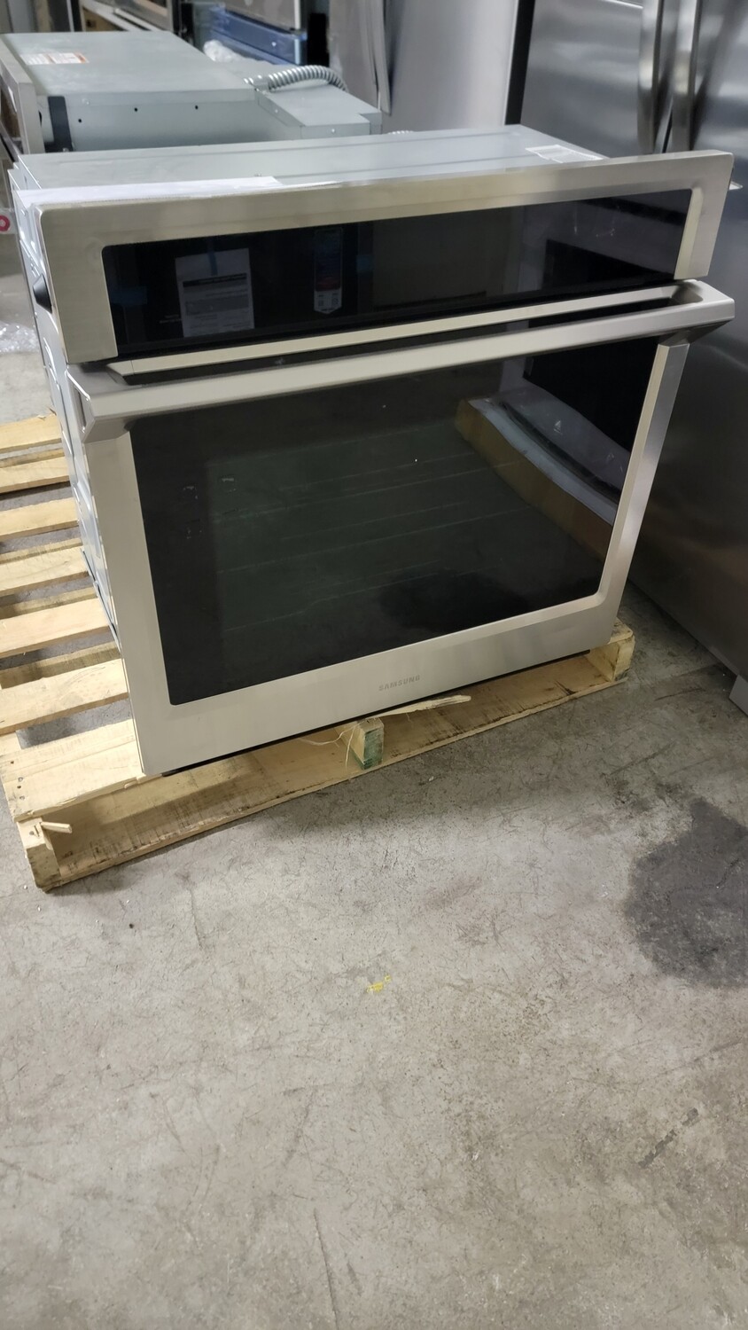 700 Samsung - 30&quot; Single Wall Oven with Steam Cook and WiFi - Stainless Steel NV51K6650SS