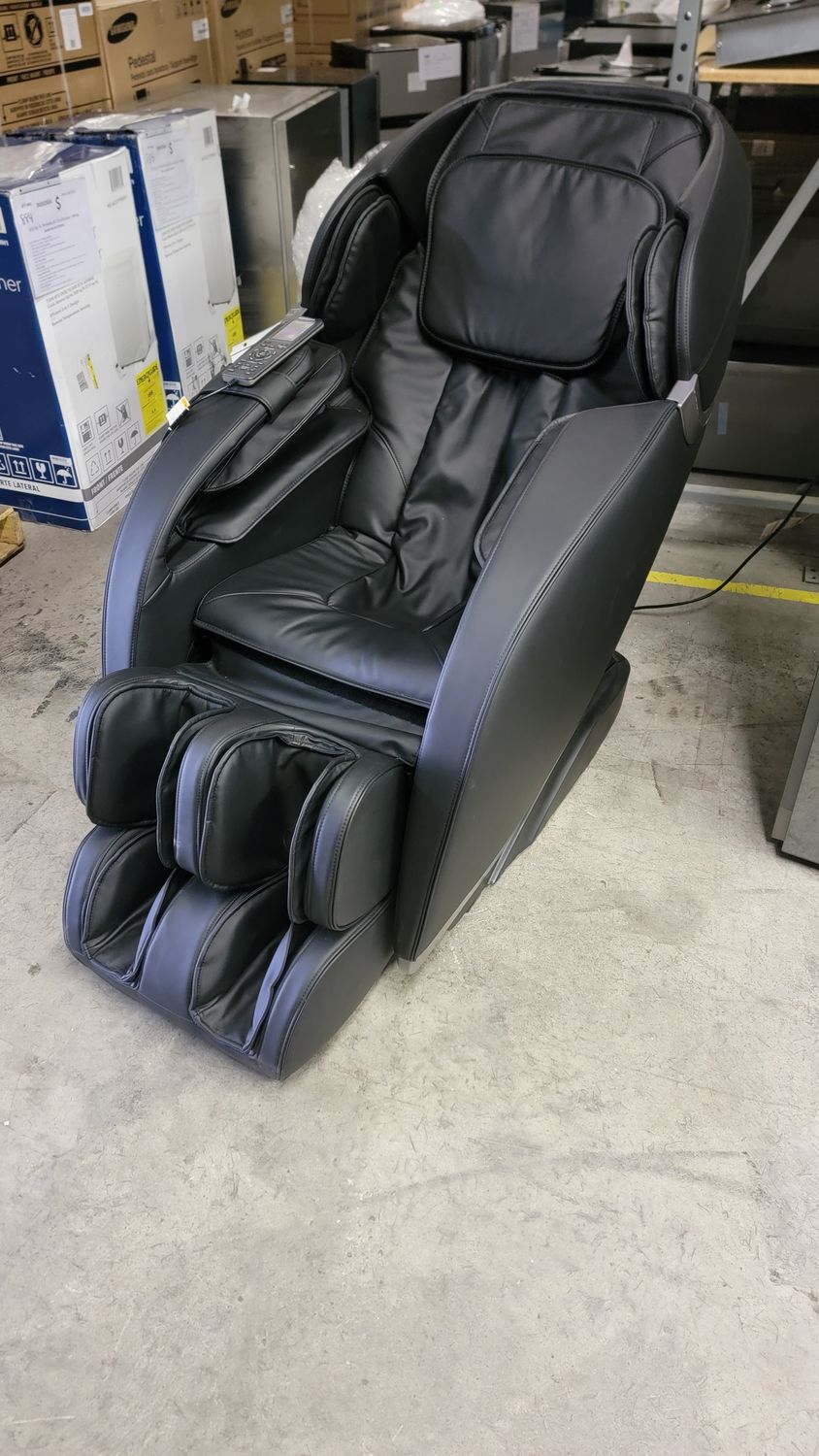 841 2D FULL BODY MASSAGE CHAIR - BLACK NS-MGC300BK