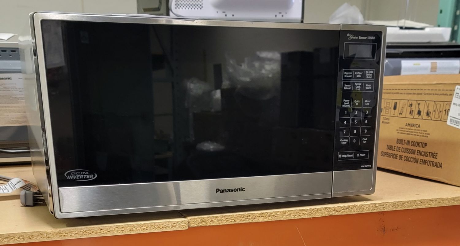 922 Panasonic - 1.6 Cu. Ft. 1250 Watt SN77HS Microwave with Cyclonic Inverter - Stainless Steel/silver  NN-SN77HS