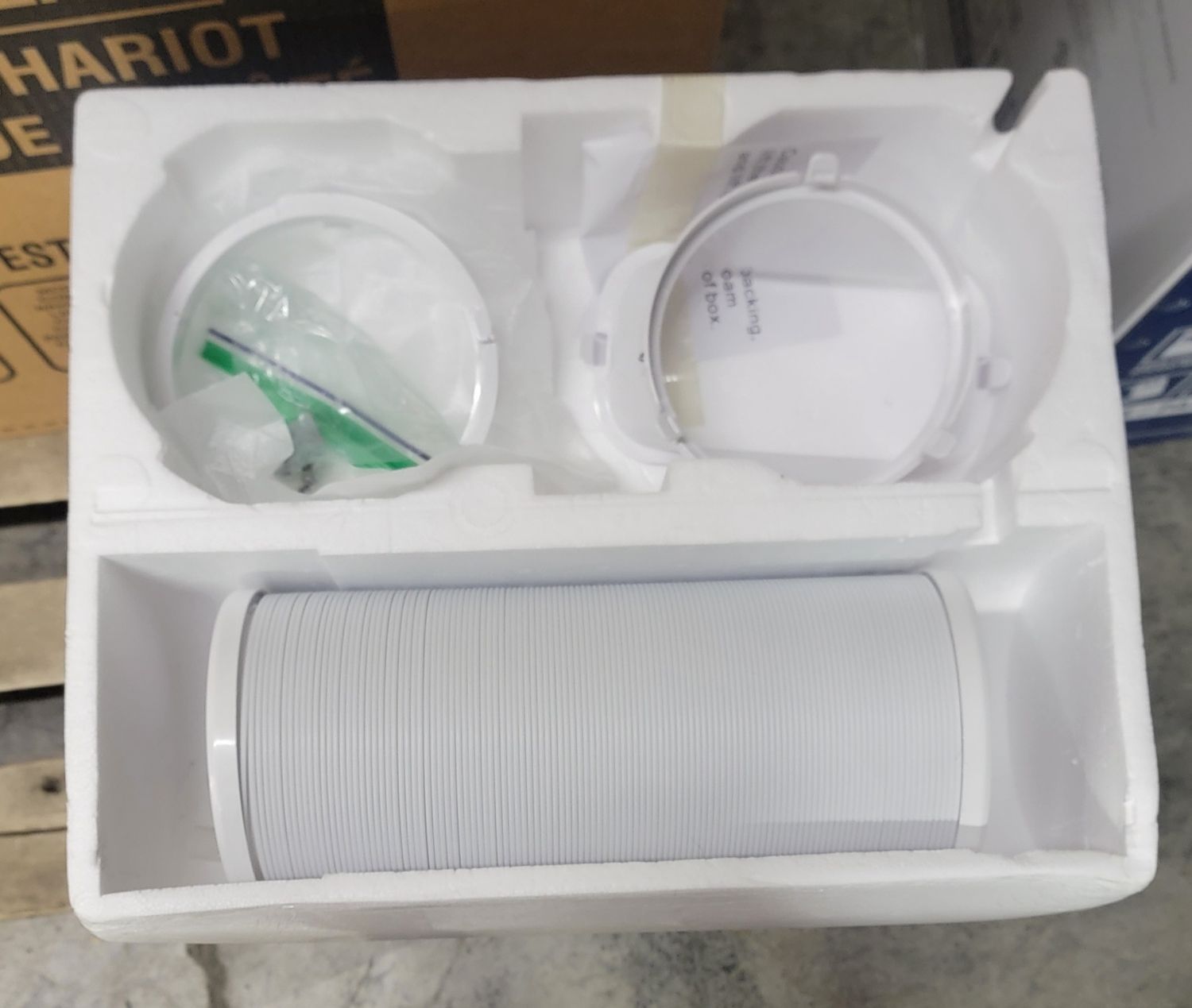 916 Insignia™ - 250 Sq. Ft. Portable Air Conditioner - White NS-AC06PWH1